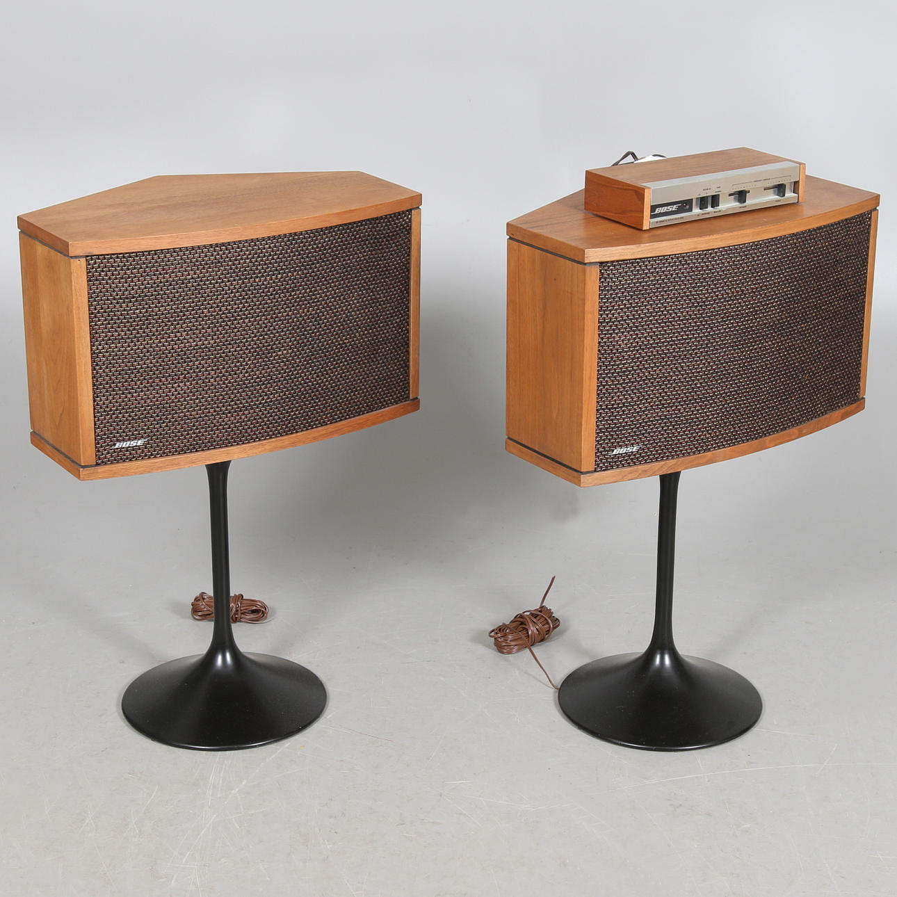 HÖGTALARE med EQUALIZER, 3 delar, "901 MK III" Bose, 1900-talets andra hälft.