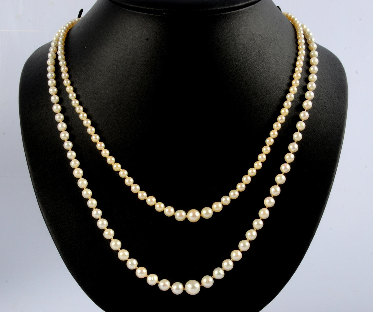 PÄRLCOLLIER, 2-stycken, silverlås.