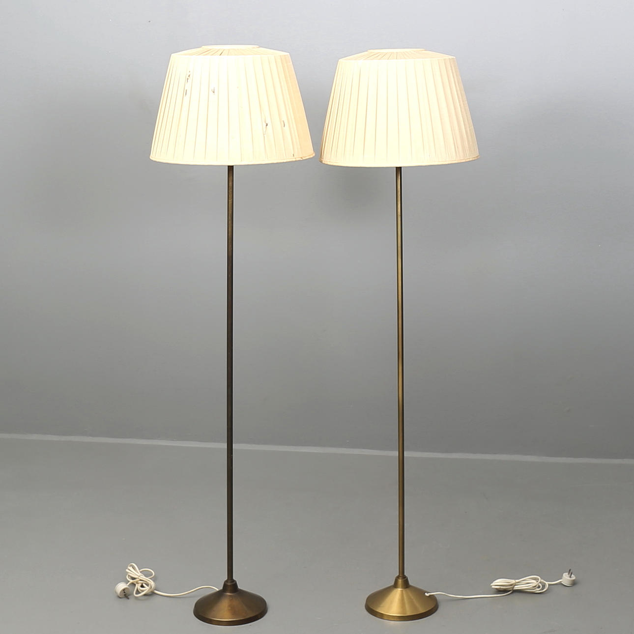 GOLVLAMPOR, 2 st, Hans Agne Jakobsson, Markaryd.