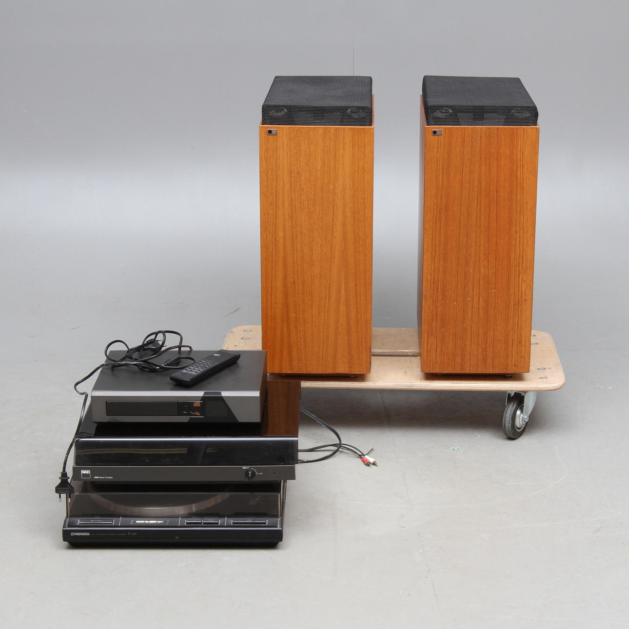 HÖGTALARE 1 par, SKIVSPELARE, 2 st, CDSPELARE.