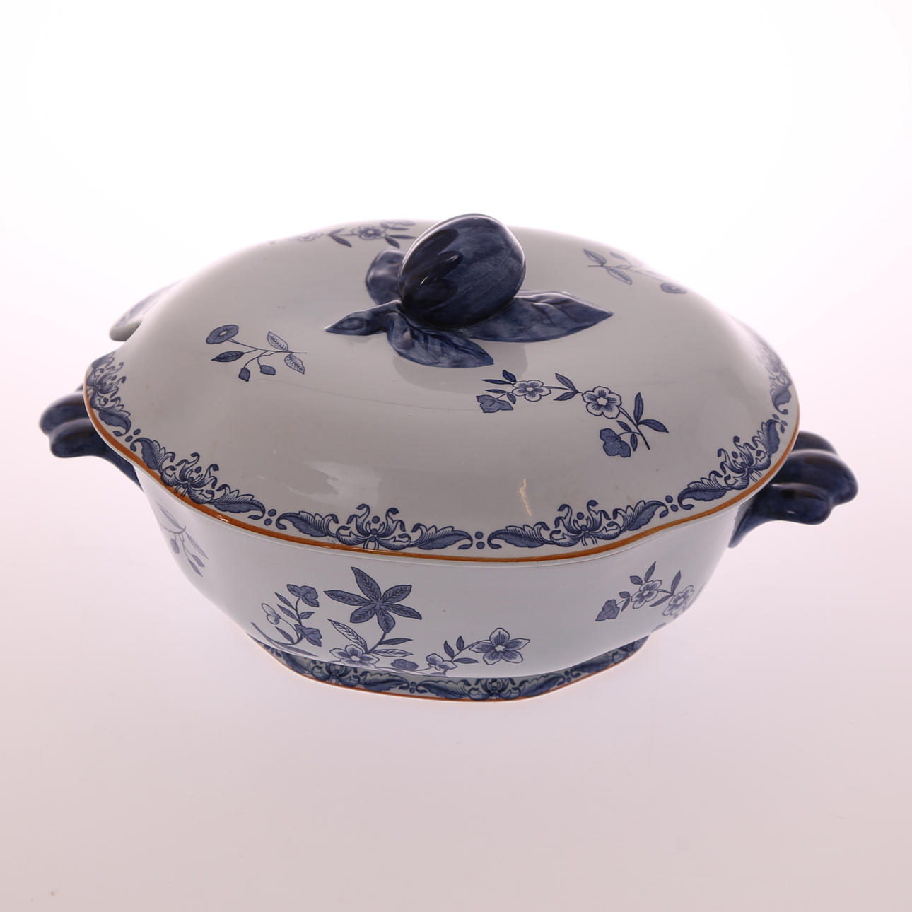 TERRIN med handtag, porslin, Ostindia - Rörstrand, 1900-tal.