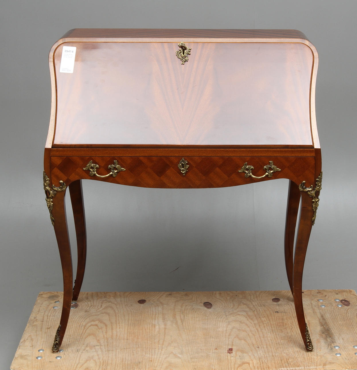 SNEDKLAFFSSEKRETÄR, Louis XV-stil, 1900-tal.