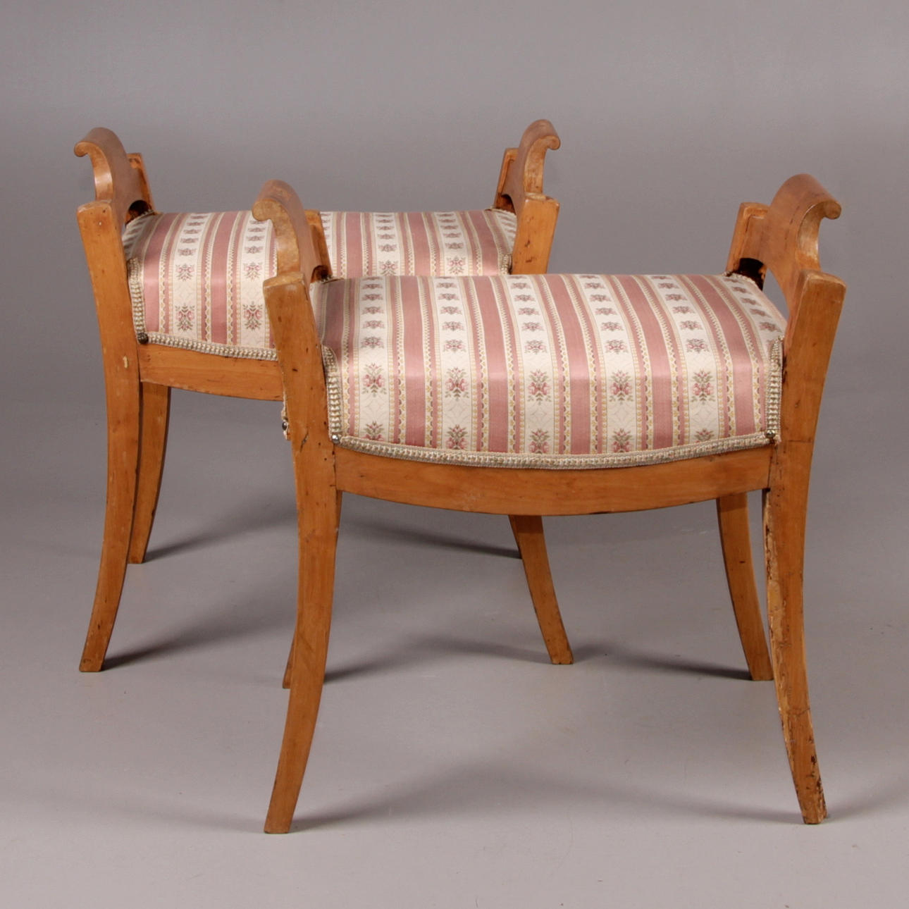 TABURETTER, ett par, Karl Johan, 1800-talets första hälft.