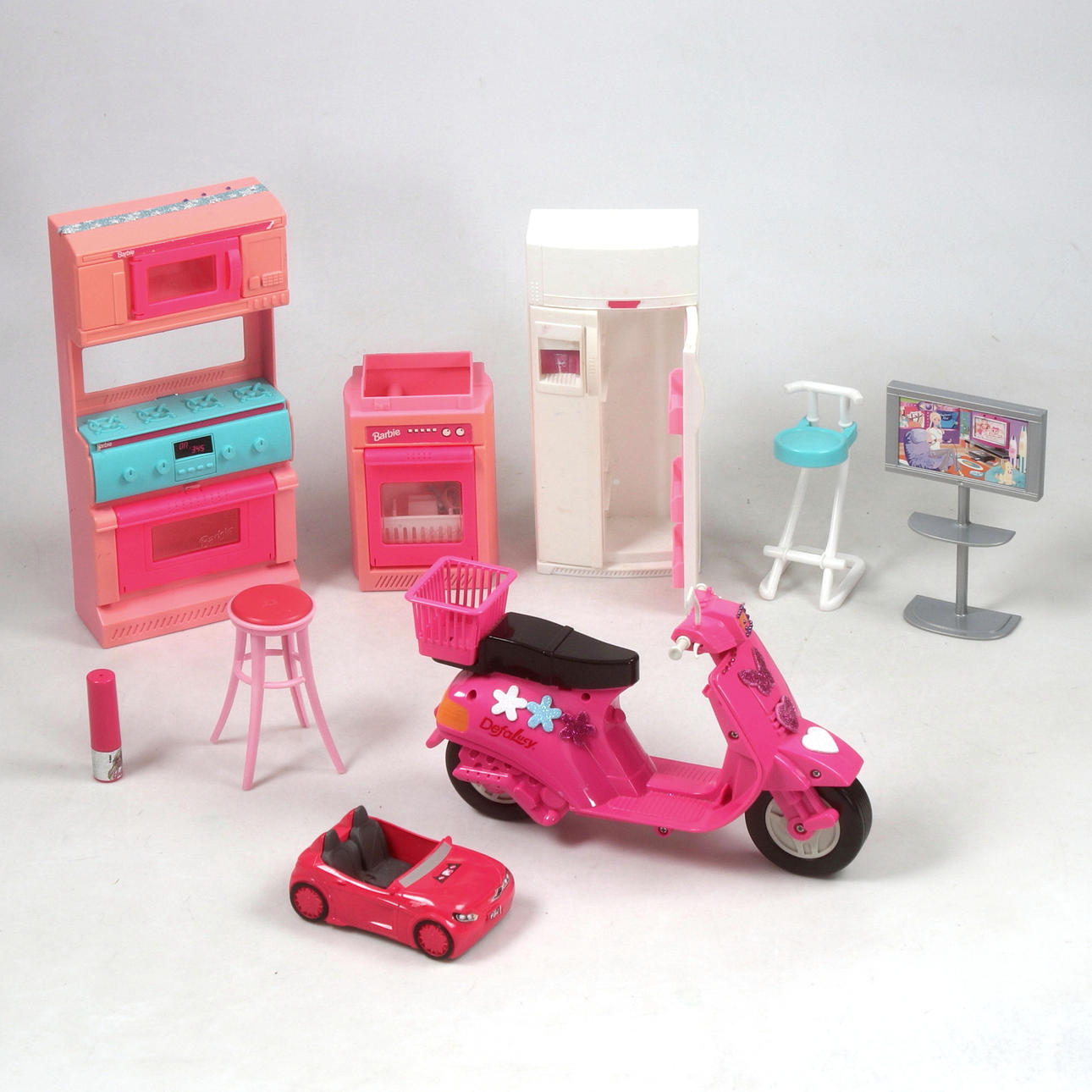 BARBIE OBJECTS von Matell, inkl. Roller, Herd, Kühlschrank, 19/2000.