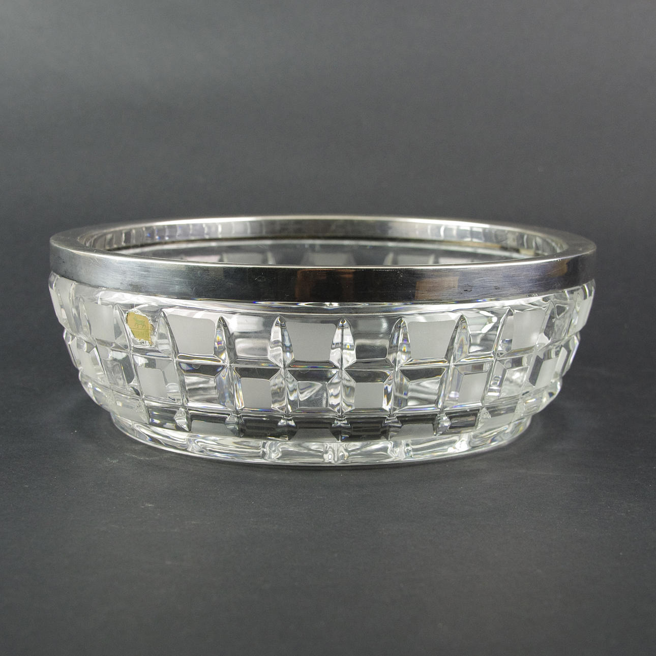 SKÅL, kristall med silverkant, etikettsignerad.