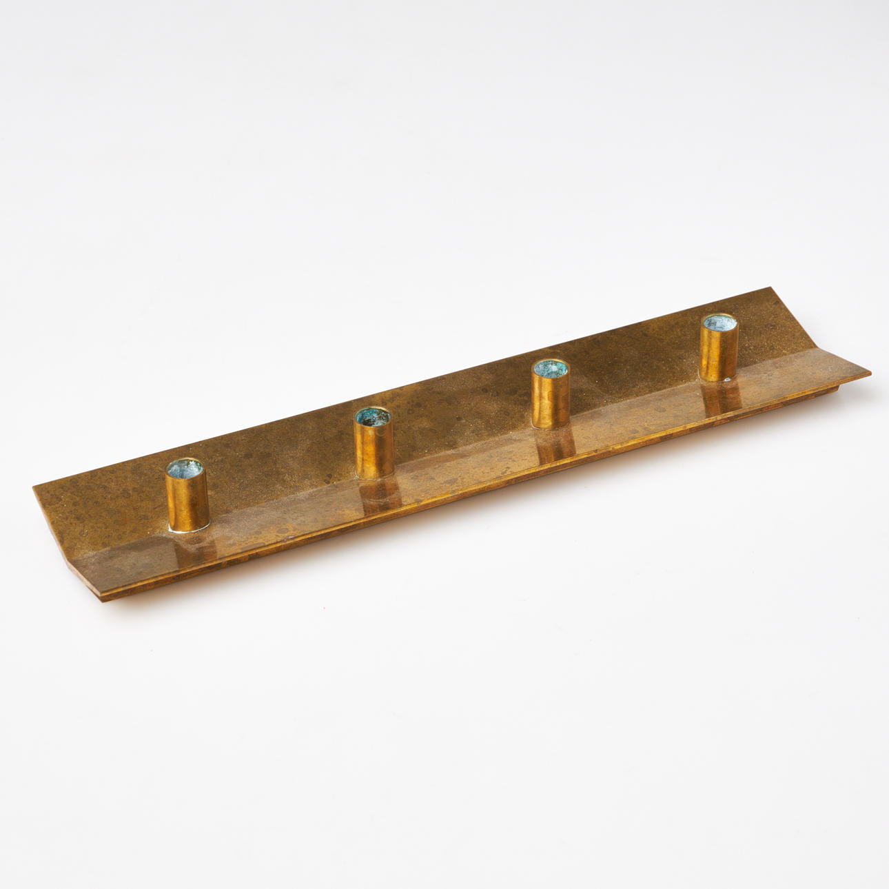 PIERRE FORSELL. Advent lysestage „Profil“, Skultuna, model 69, messing.