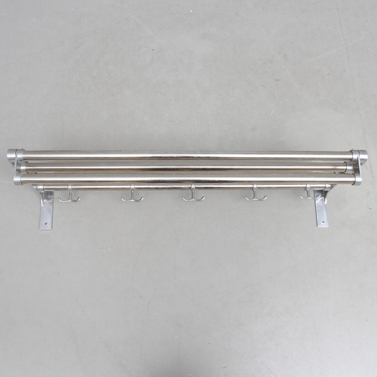 HATTHYLLA / KLÄDHÄNGARE, metall, 1900-tal.