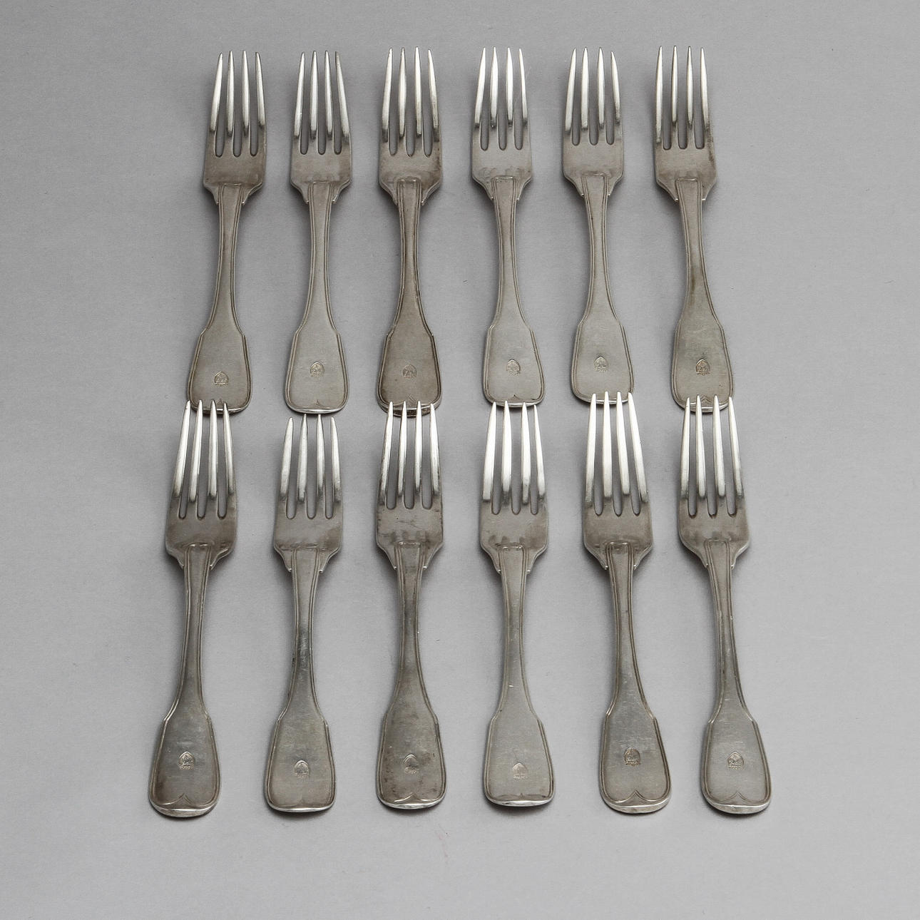 GAFFLAR, 8 + 2 st, silver, Mikael Nyberg, Stokholm, 1788-90 samt Anders Fredrik Weise, Stockholm, 1800. Vikt 860 gram.