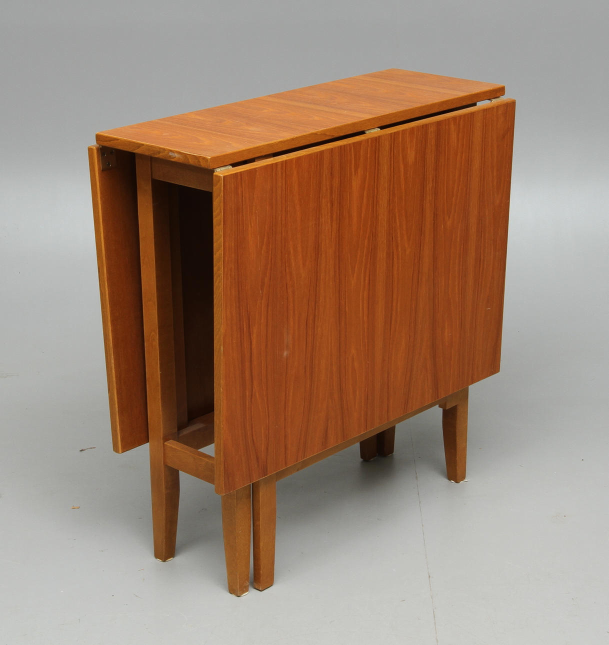 SLAGBORD, teak, 1900-talets andra hälft.