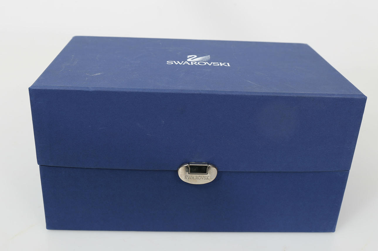 SWAROVSKI. Figurin, kristall, Tjur, märkt, 1900-talets fjärde kvartal.