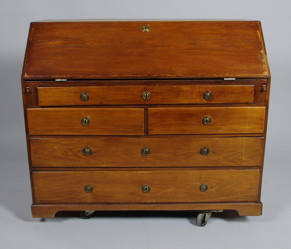 SNEDKLAFFSEKRETÄR, gustaviansk stil, 1900-tal.