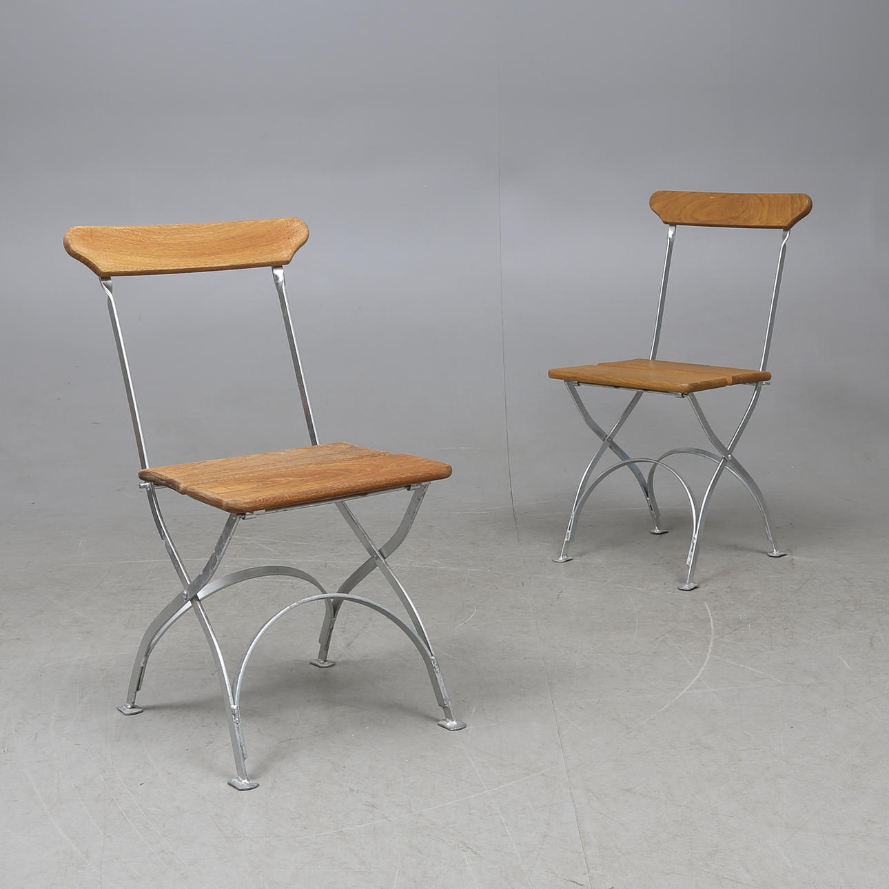 TRÄDGÅRDSSTOLAR, 2 st. "Bryggeriserien", snarlika, Grythyttan.