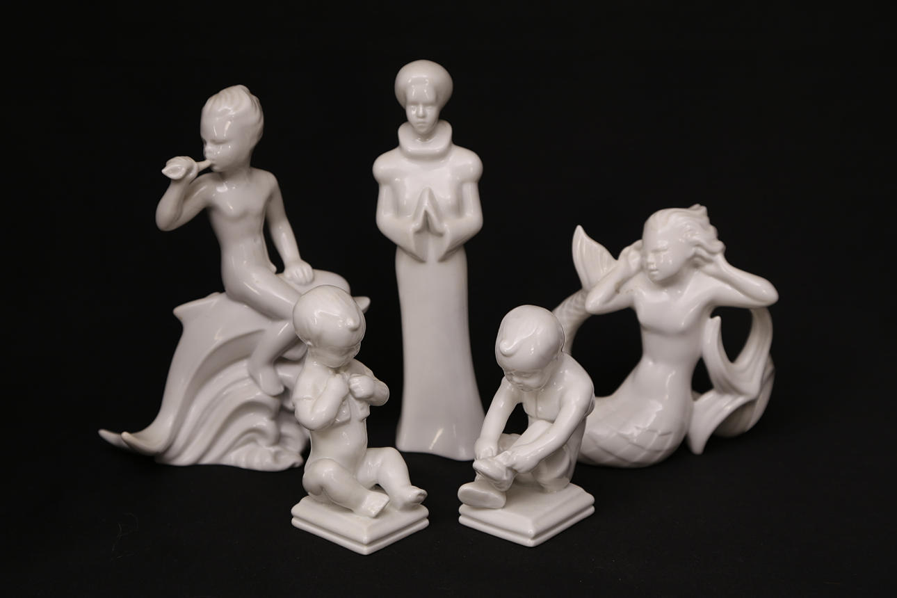 FIGURINER, 5 st, porslin, vita, Rörstrand, sent 1900-tal.