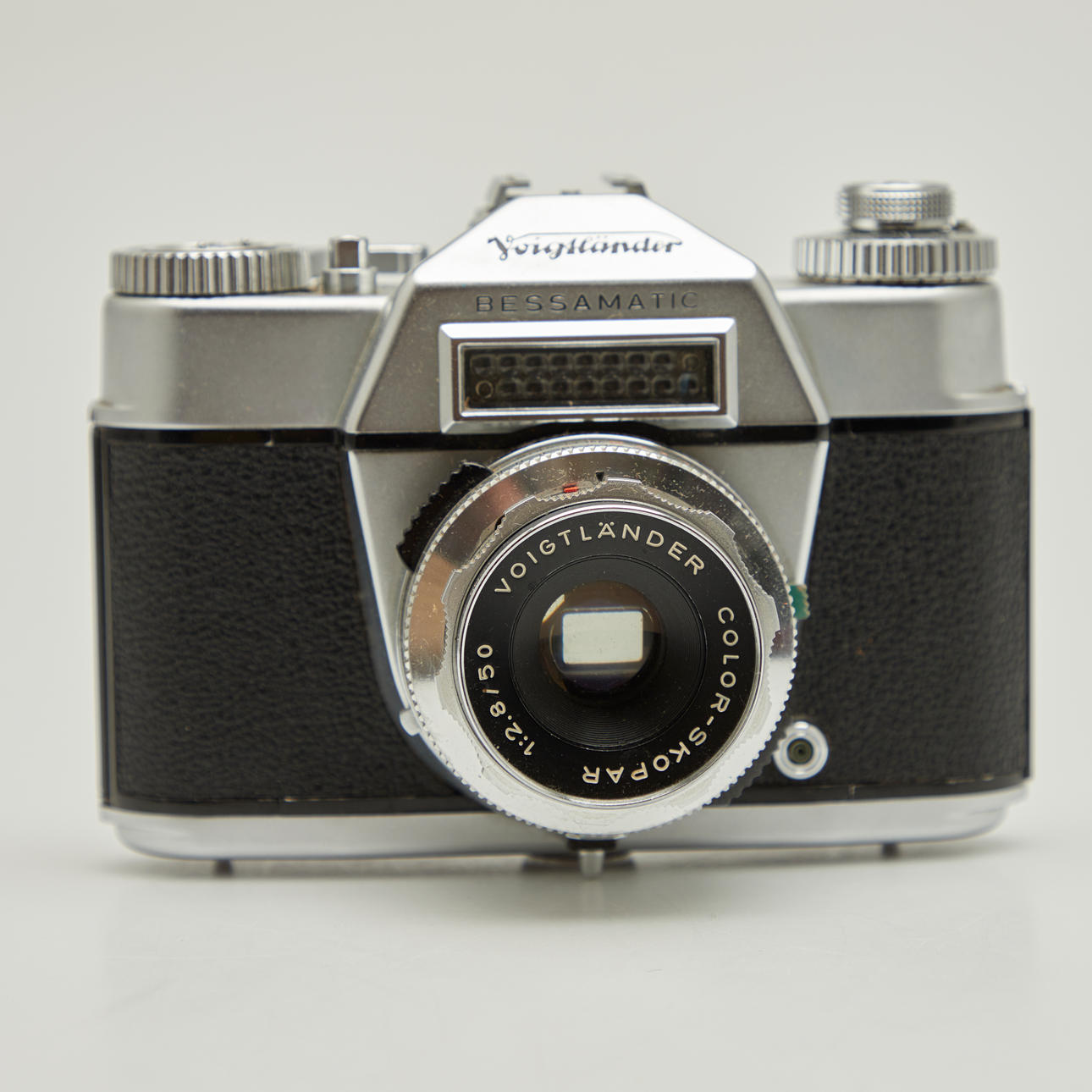 Voigtländer, a camera and three lenses, 'Bessamatic de Luxe' model