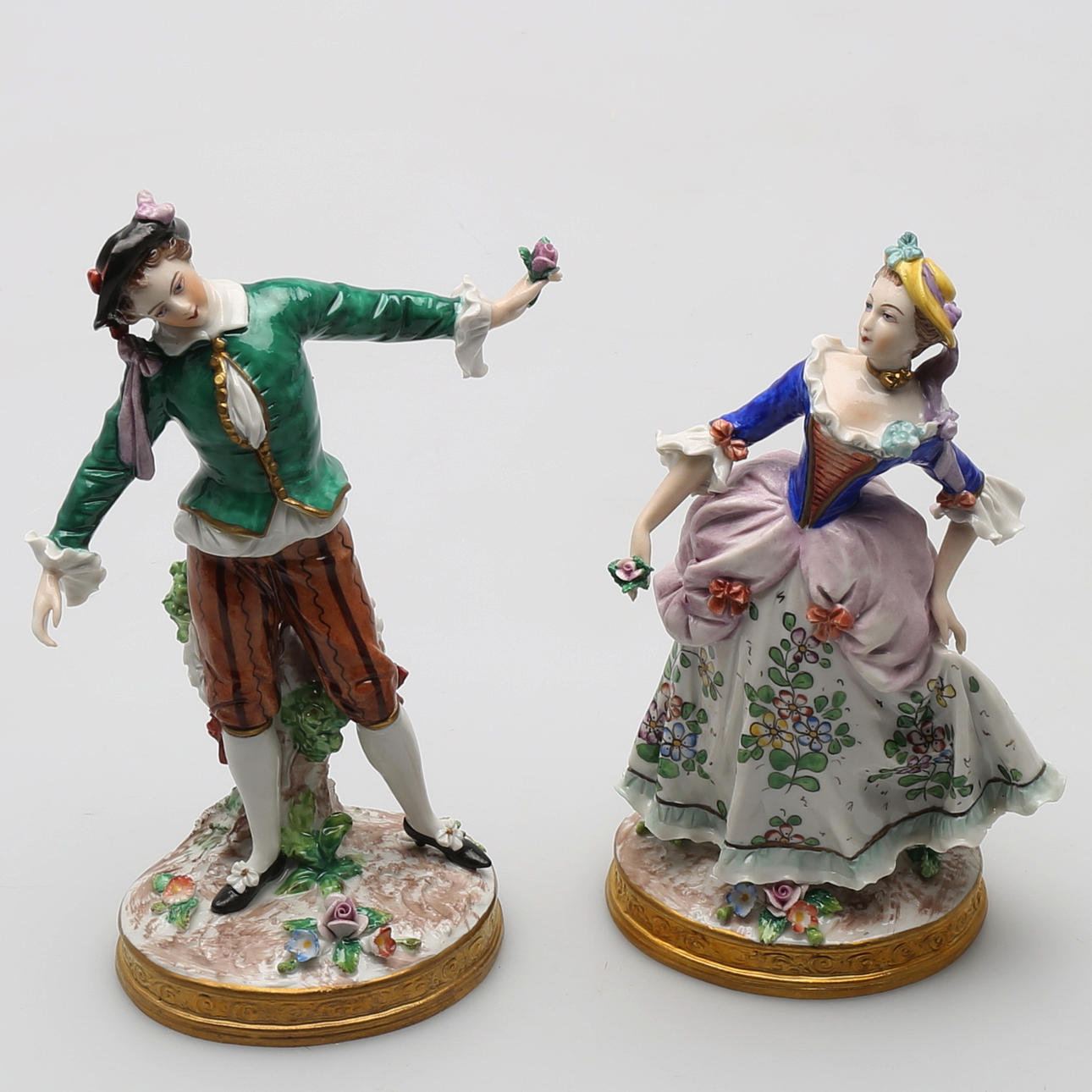 FIGURINER, ett par porslin Voigt Sitzendorf 1900-tal.