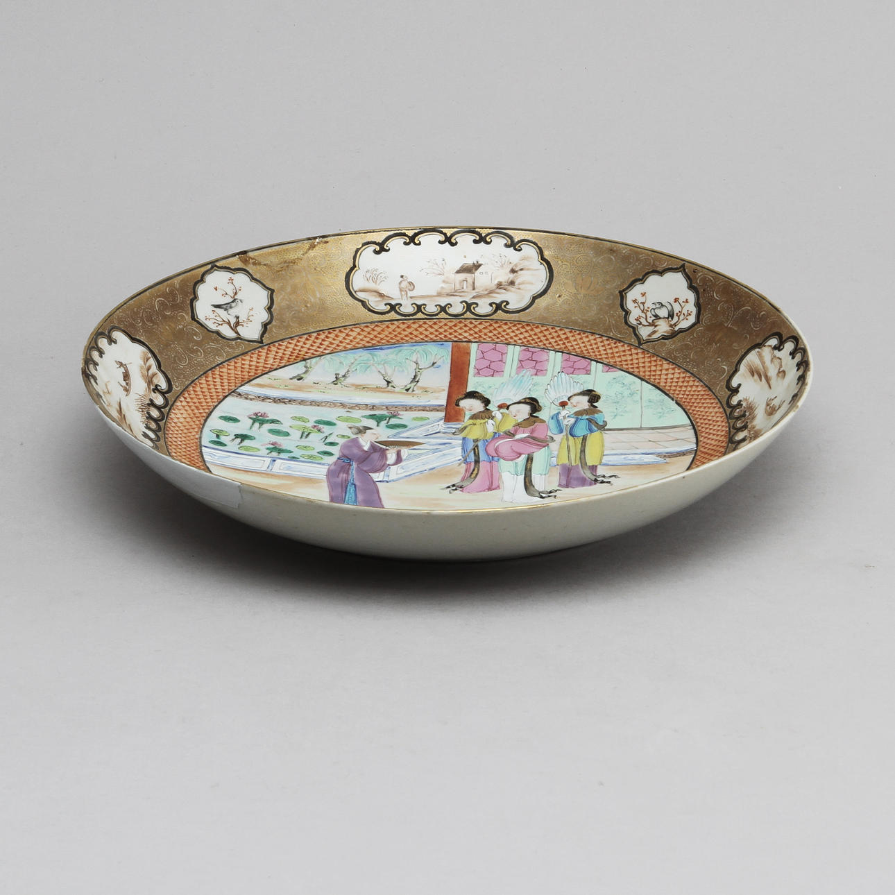 SKÅLFAT, porslin, Kina, 1800-tal, troligen Daoguang.