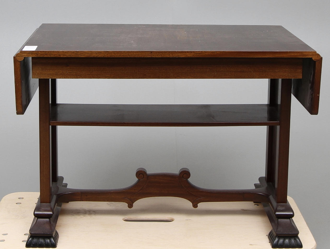 KLAFFBORD 1920-30 tal,samt PIANOPALL,1900-talets mitt.