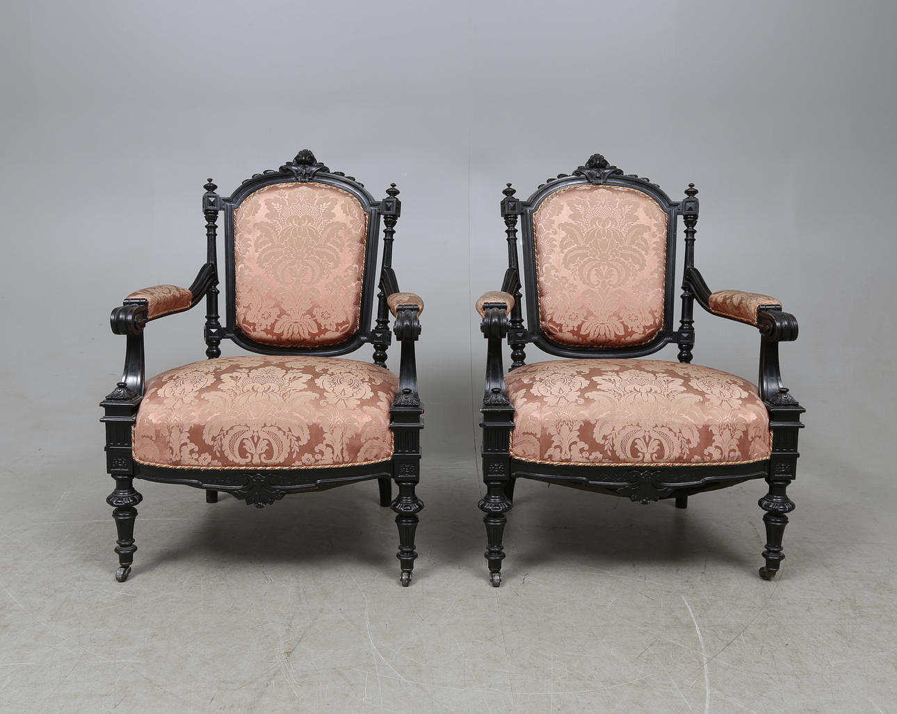 KARMSTOLAR, ett par, nyrenässans, 1800-talets slut.