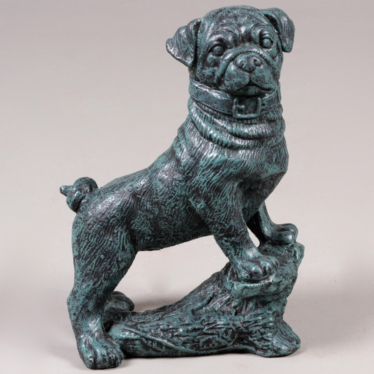 SKULPTUR, gjutjärn, hund, patinerad, samtida, höjd 37,5 cm.