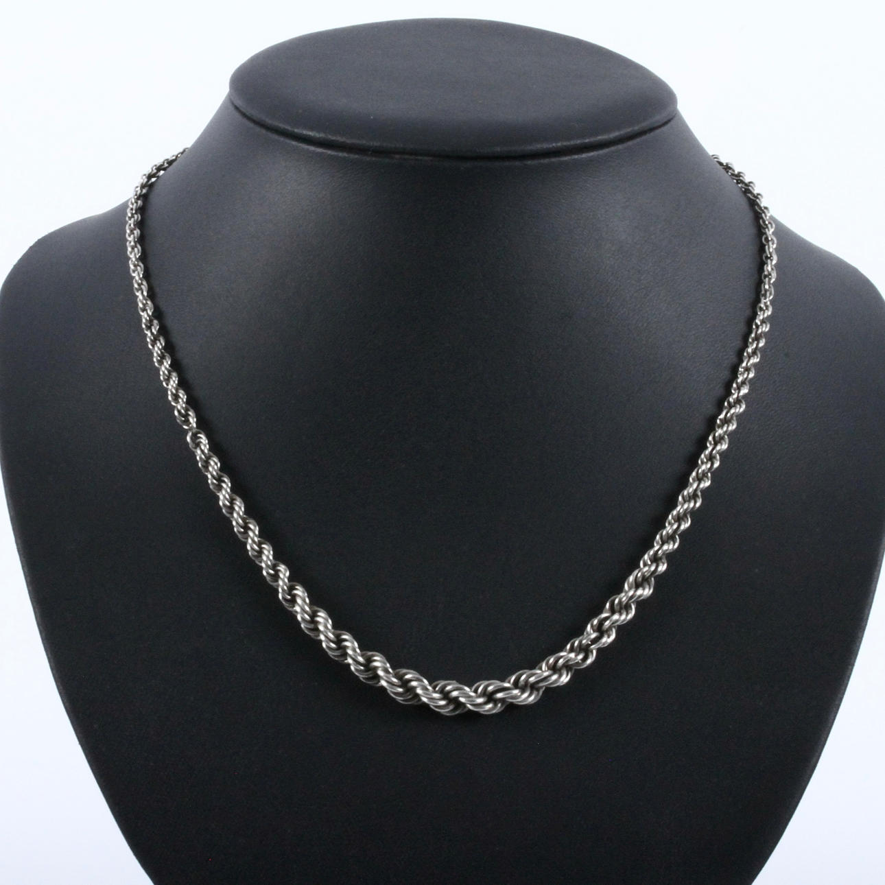 KAULAKORU, mitattu kordelli, hopea.