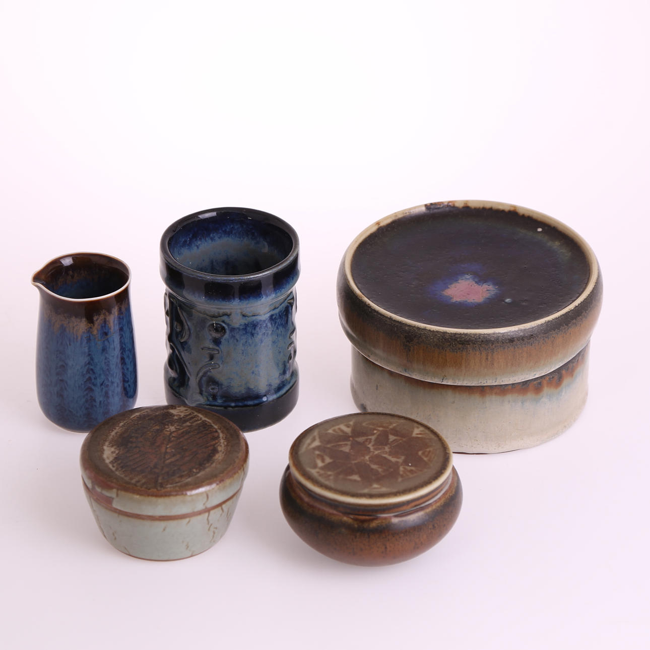 CARL HARRY STÅLHANE. KERAMIKFÖREMÅL, 5 st, signerade C-G S. - Rörstrand, 1900-tal.