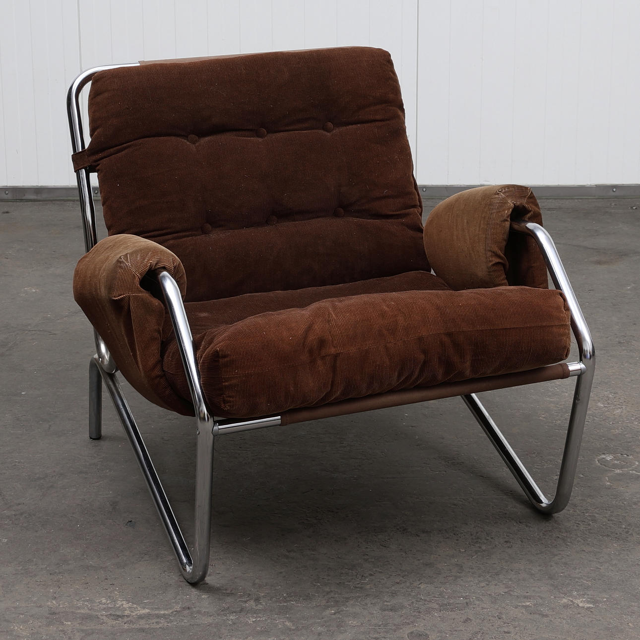 STÅLRÖRSFÅTÖLJ, manchestertyg, 1900-talets andra hälft.