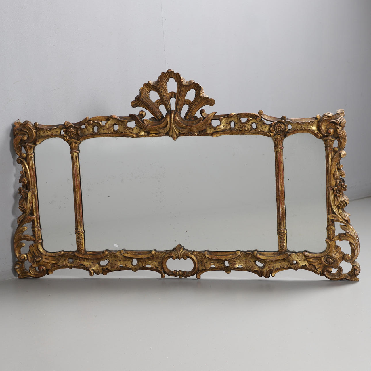 LARGE ANTIQUE GILTWOOD OVERMANTLE MIRROR.