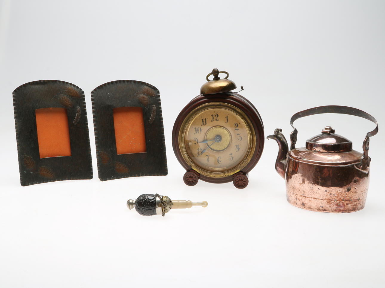 ALLMOGEFÖREMÅL, 5 delar, 18/1900-tal.