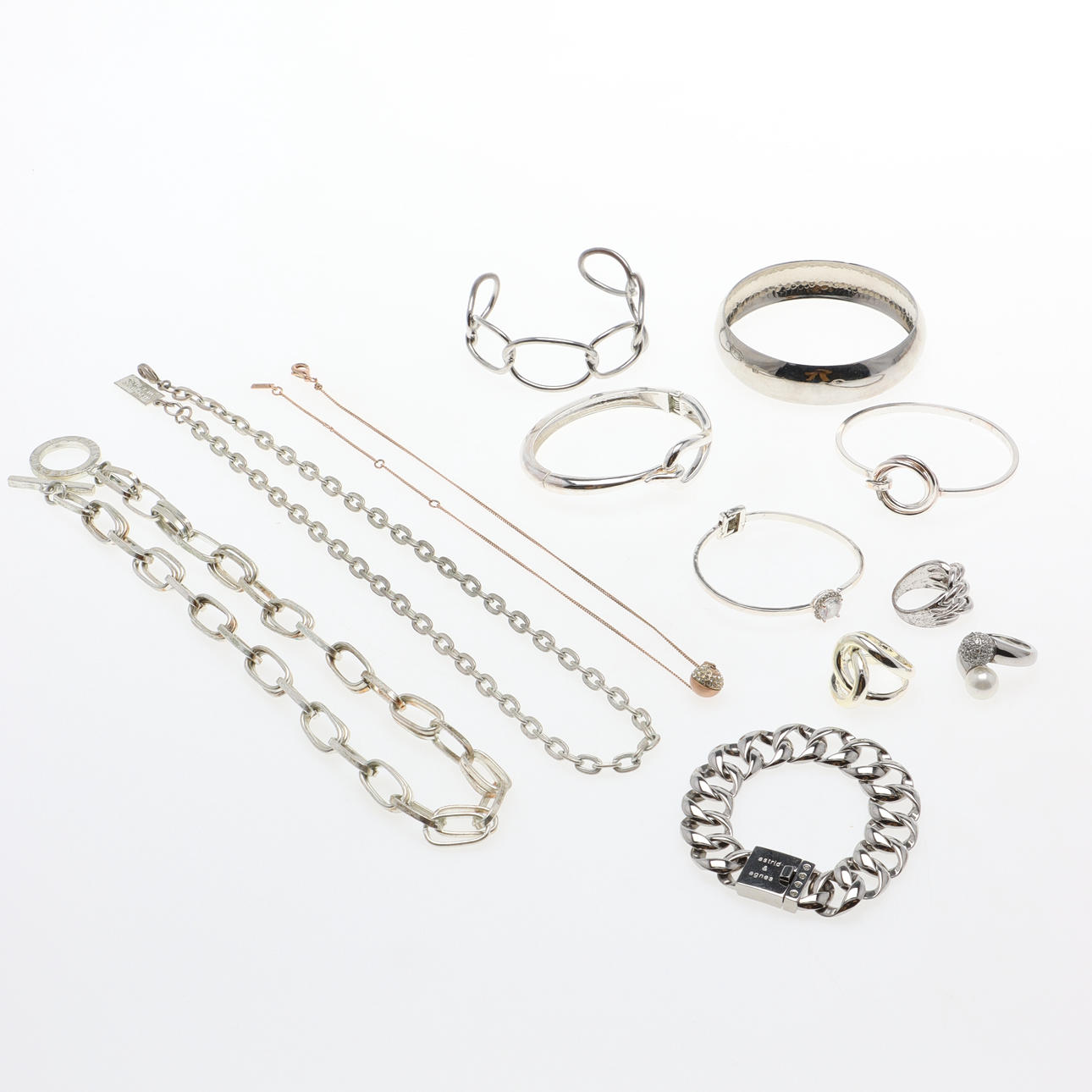 BIJOUTERIER, parti, bl.a. Edblad, Baglady & Pilgrim.