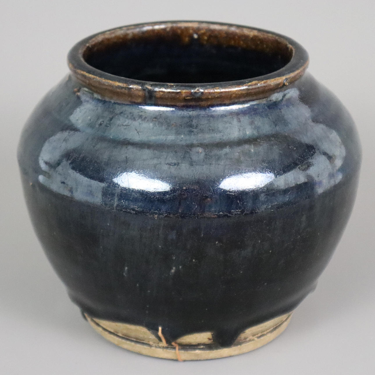 SHOULDER POT WITH DARK GLAZE - CHINA.