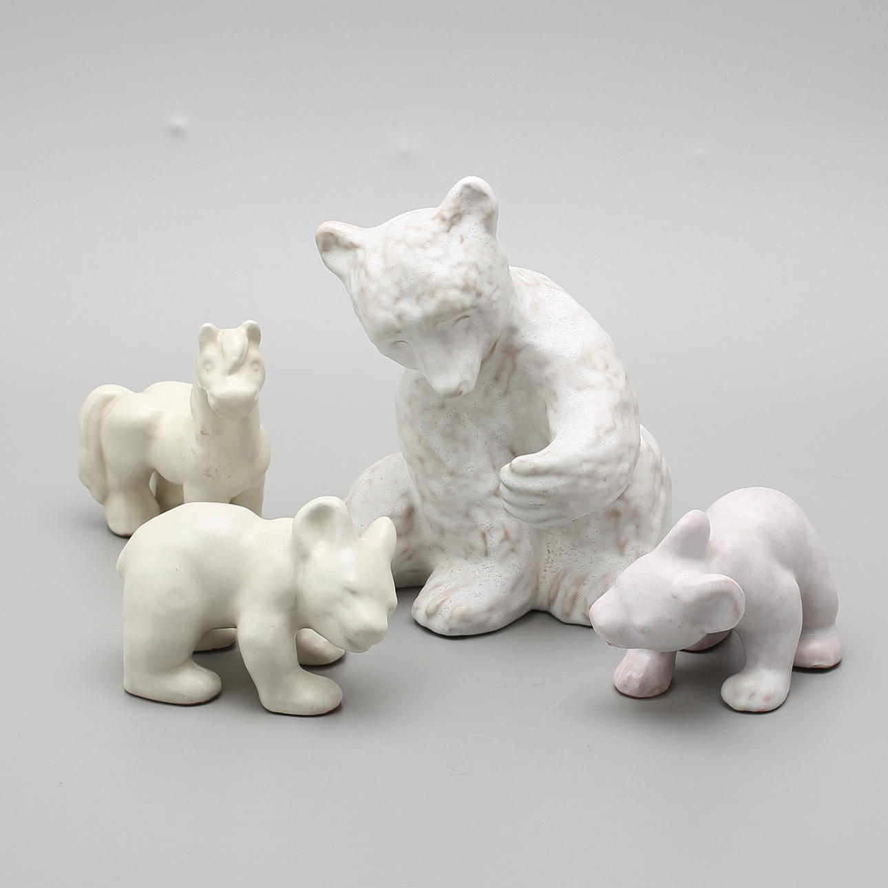 FIGURINER, 4 st, keramik, Uppsala ekeby, bl.a Vicke Lindstrand.