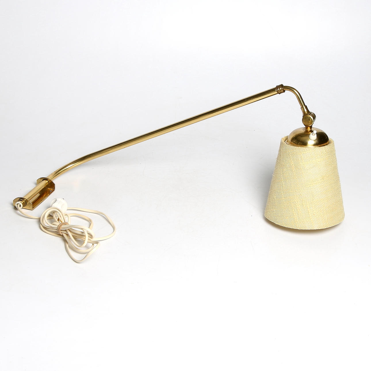 VÄGGLAMPA, mässing, 1900-talets mitt.