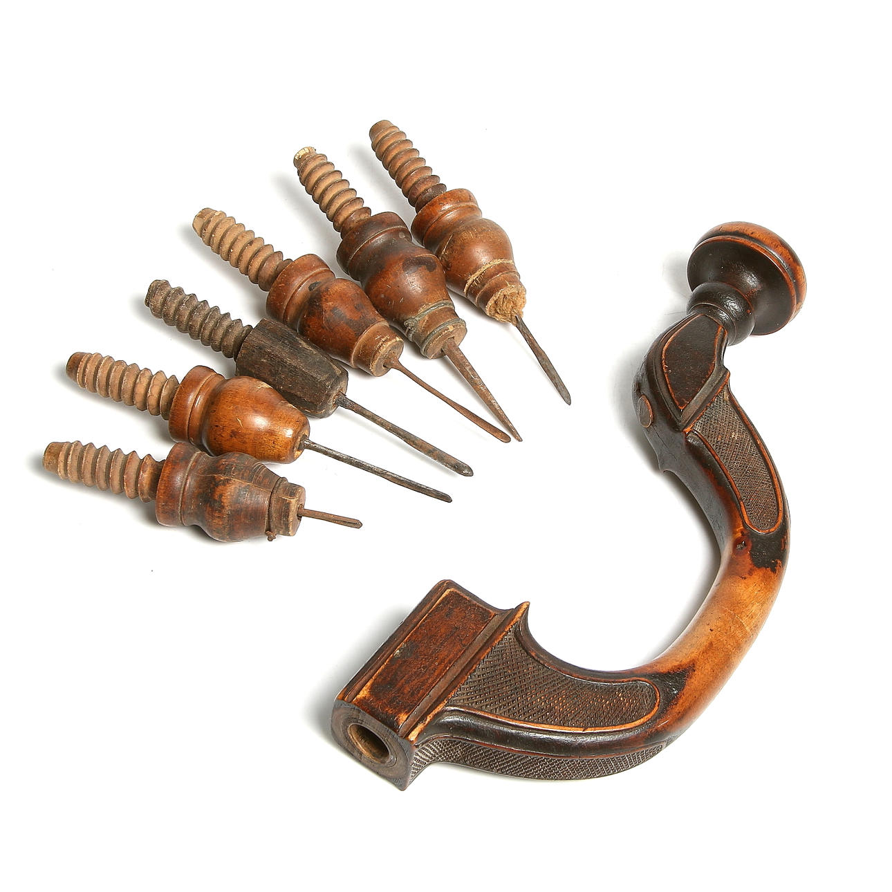 BORRSVÄNG med TILLBEHÖR, 7 delar, trä, 1700-tal.