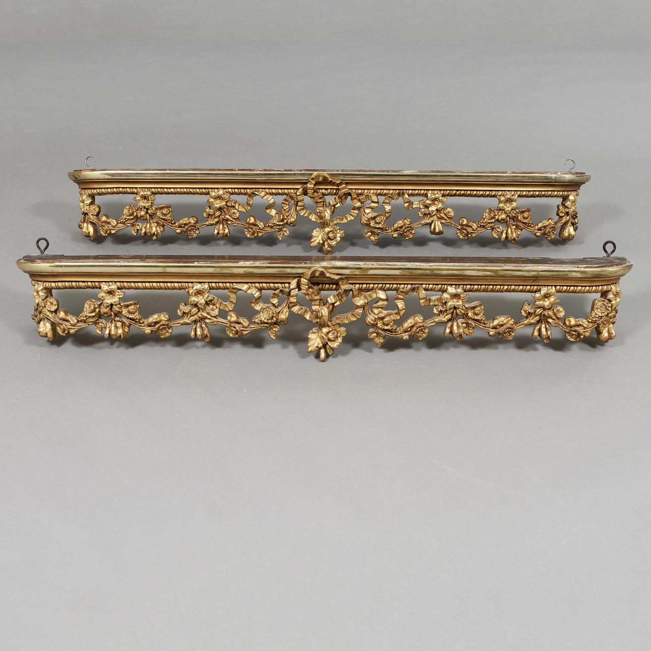 KORNISCHER, 2 st, rokokostil, 1900-tal.