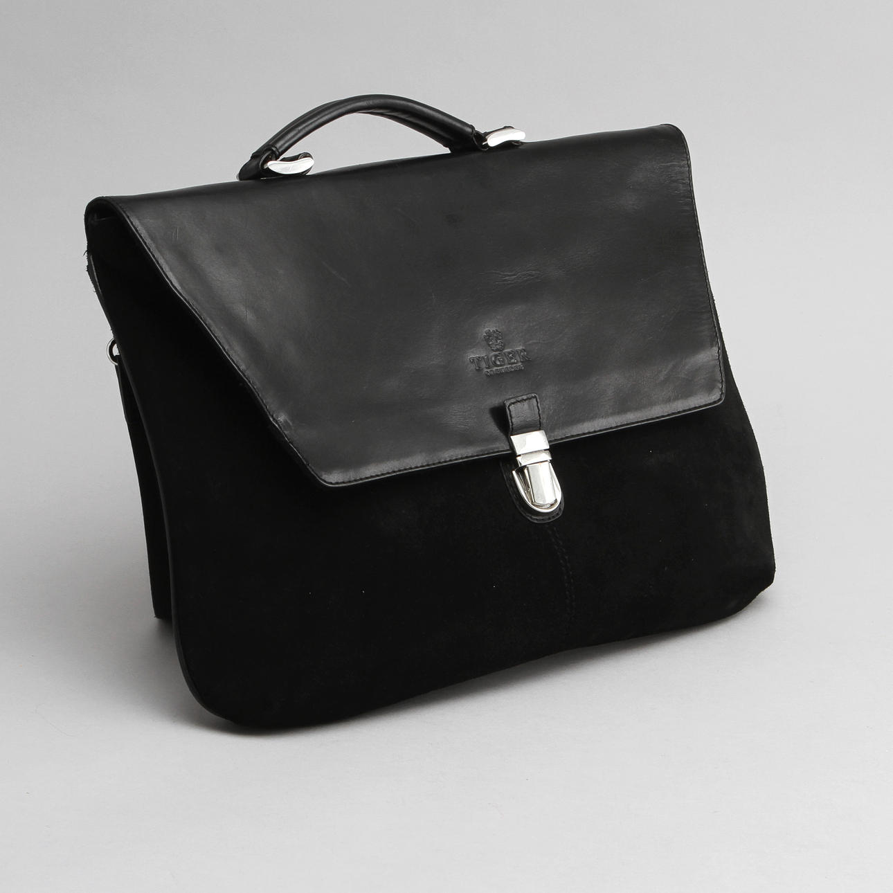 DAMVÄSKA, läder samt mocka, "Jarell", Tiger of Sweden.