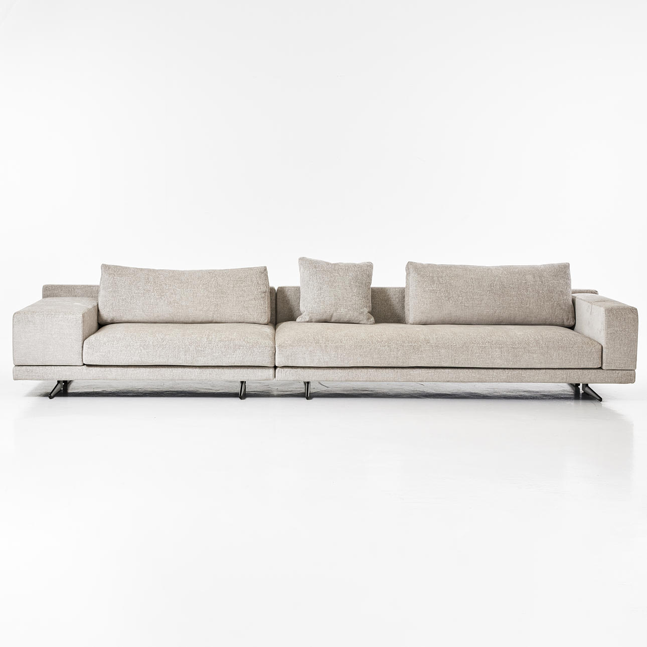 JEAN-MARIE MASSAUD. „Mondrian“, Sofa, Poliform, grauer Textilbezug.