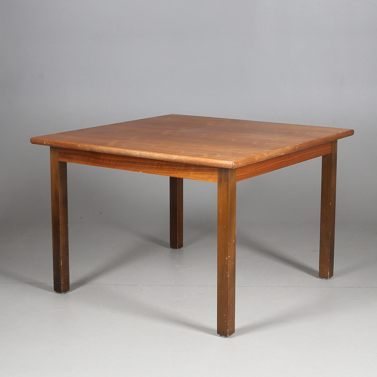 SIDOBORD, fanérat trä, 1900-talets andra hälft.