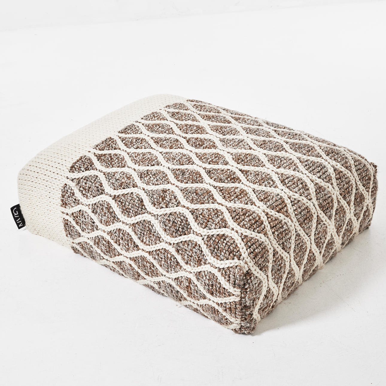 PATRICIA URQUIOLA. «Rombo rectangular de Mangas Spaces», puff, GAN.