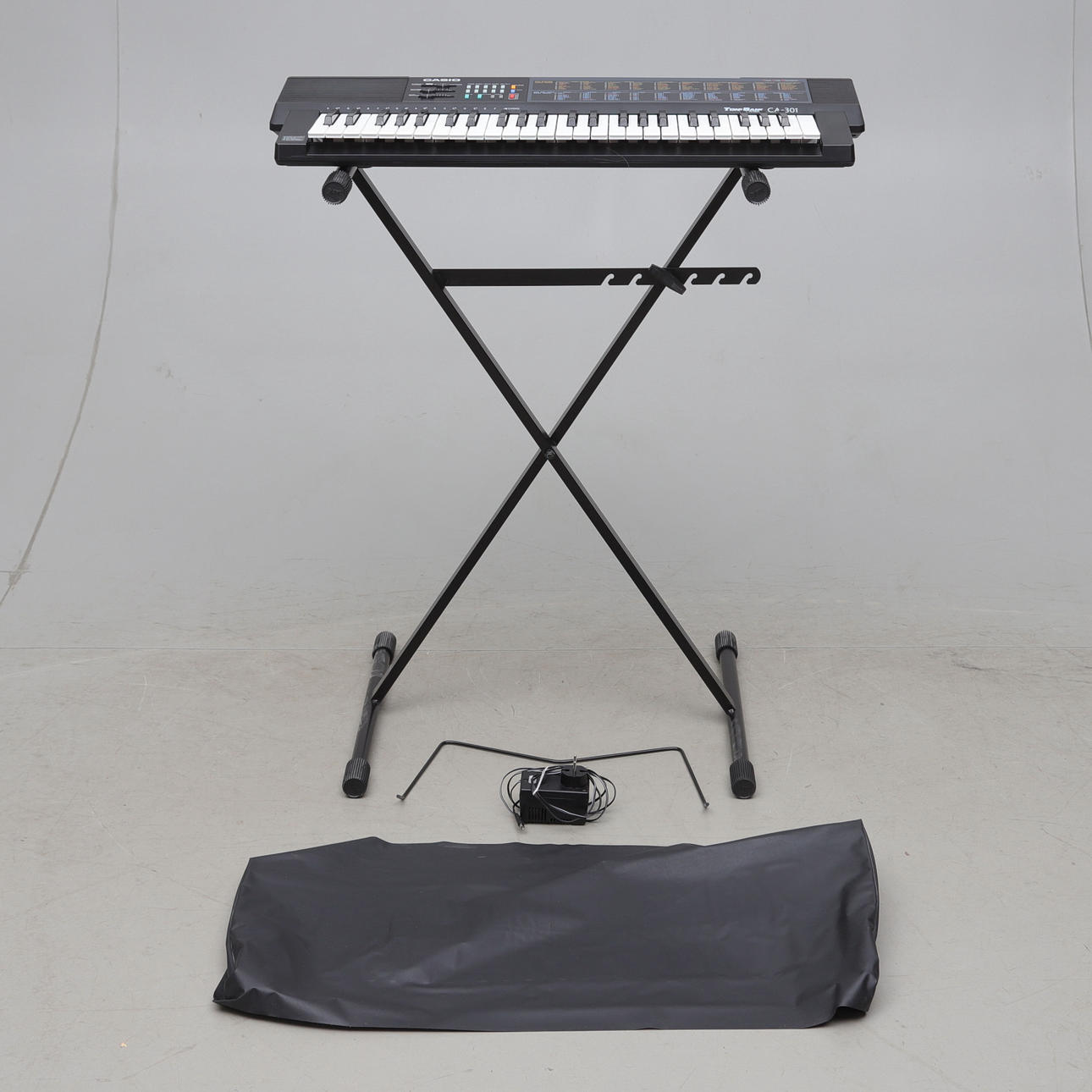 KEYBOARD, with stand. Casio CA-301. Collectables - Musical
