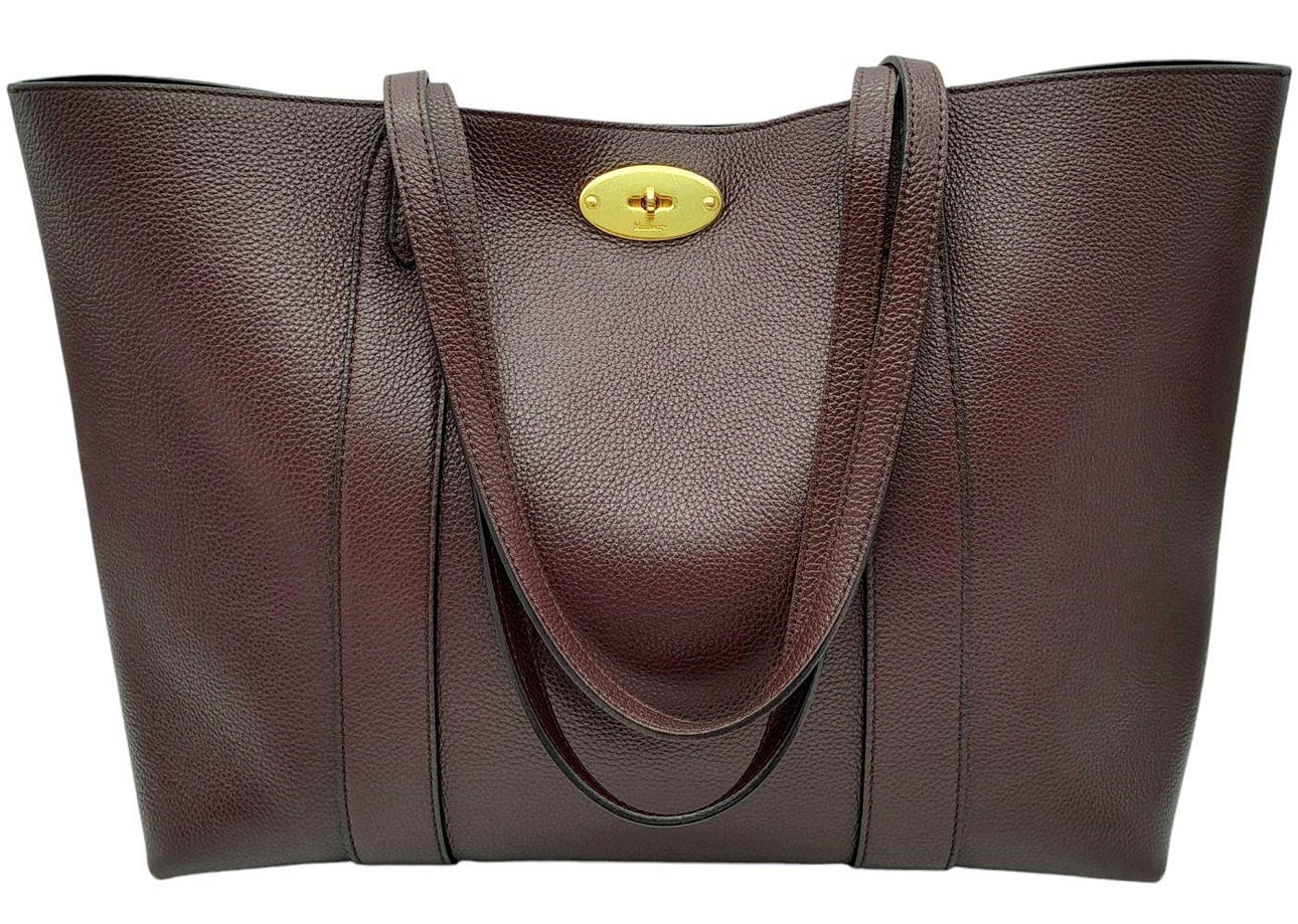 EN MULBERRY BORDEAUX LÆDER MULTEPOSE. 212-760.