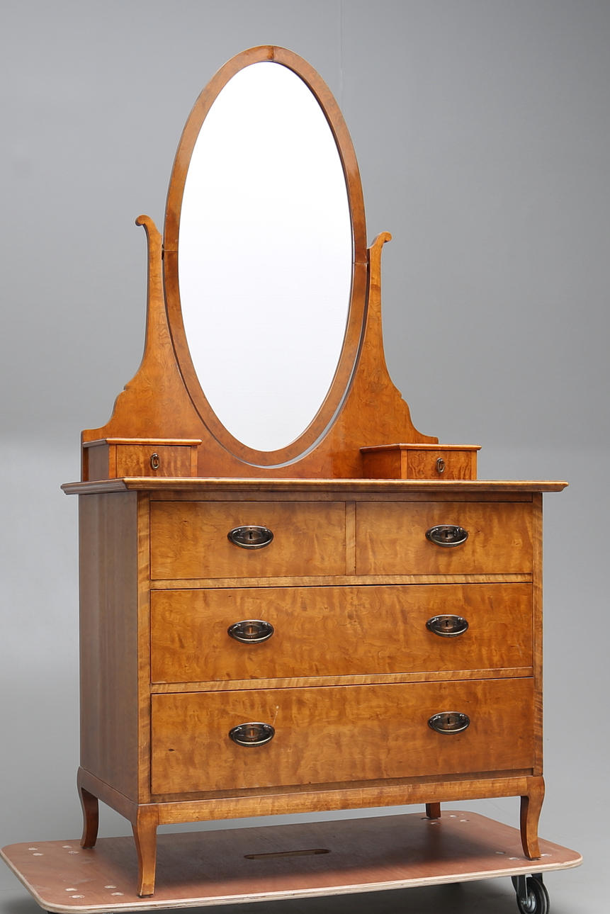 SPEGELBYRÅ, björk, möbelsnickare Axel Jonsson, 1920-tal.