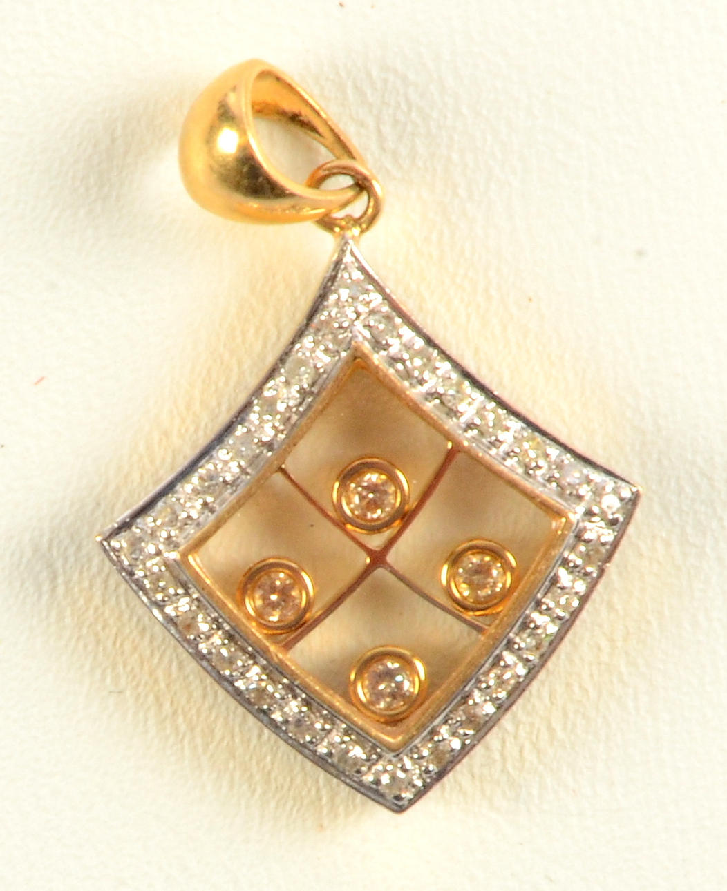 DIAMANTHÄNGE, 18K, tot 0,20ct.