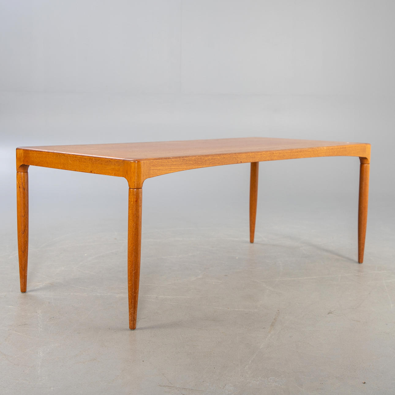Mesa de sofá de teca, Dinamarca, años 60.