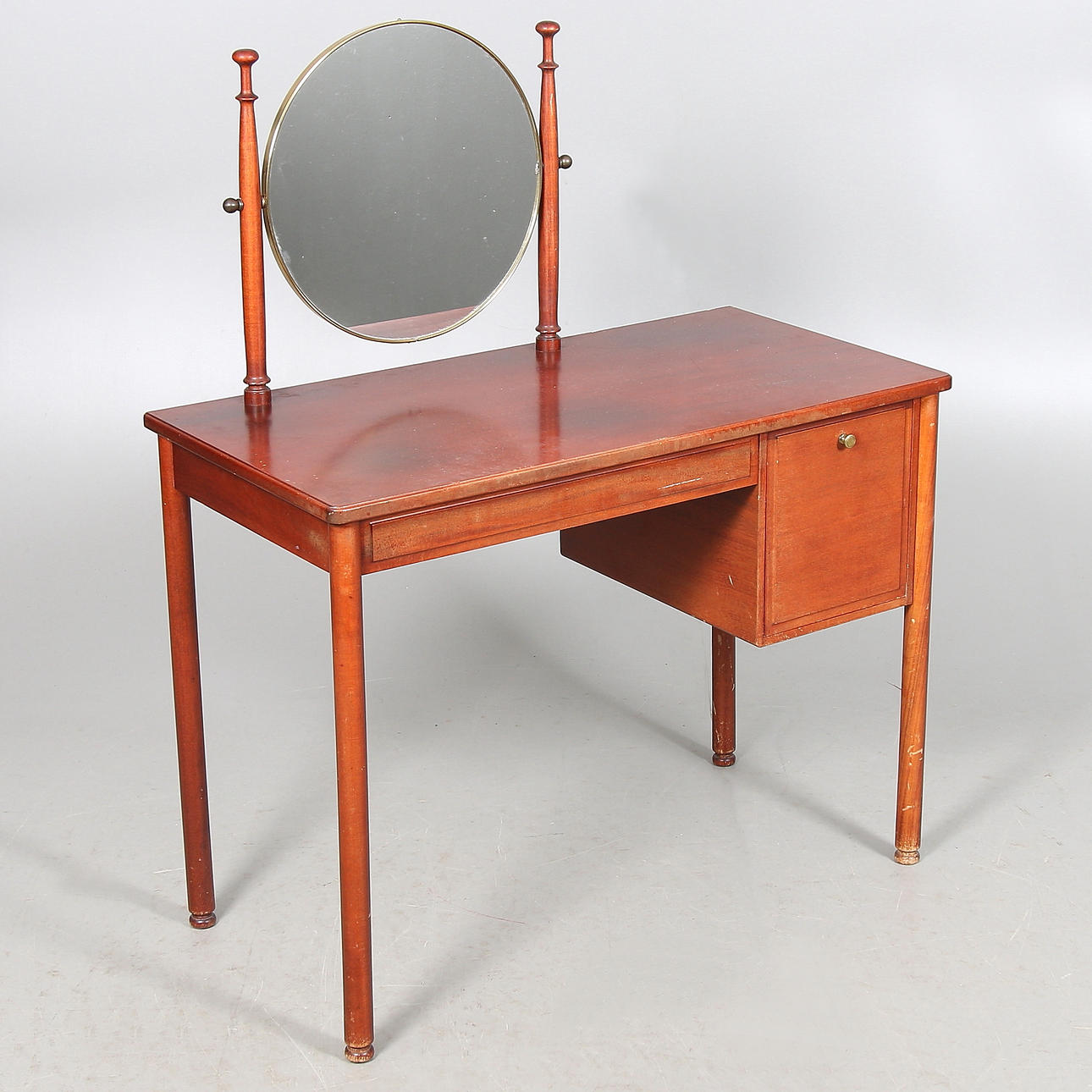 SMINKBORD / TOALETTBORD, mahogny, 1900-talets mitt.