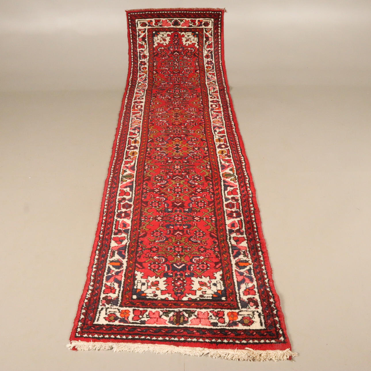 GALERIETEPPICH, handgeknüpft.