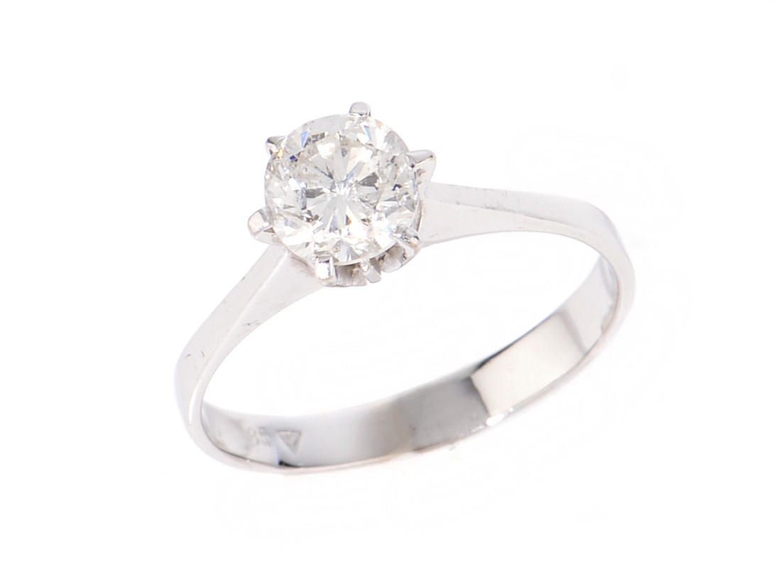 RING. briljant ca. 1,31 ct W pi, 585 vitguld 2,5 g.