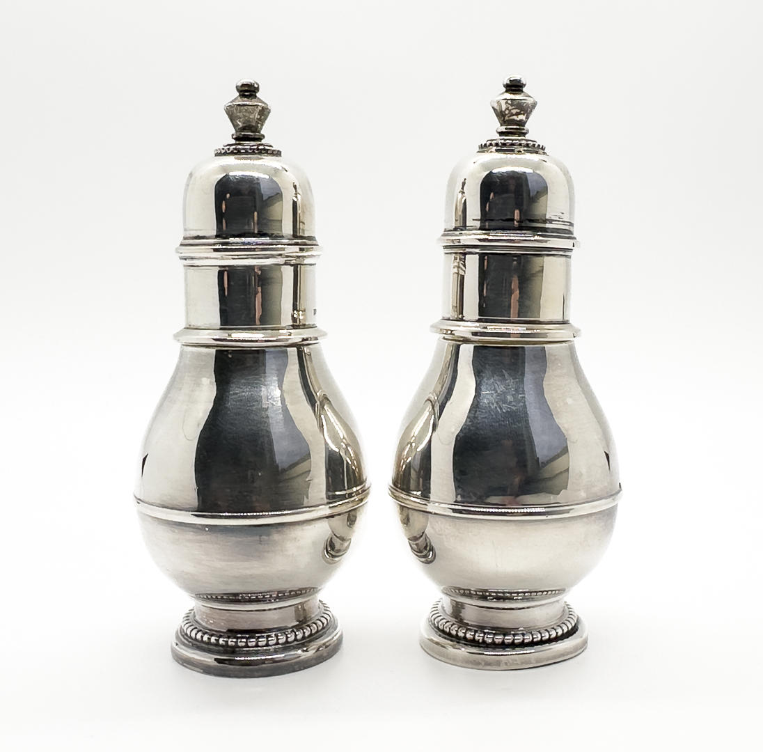 SALT & PEPPER SHAVER, silver, MGAB, 1970.
