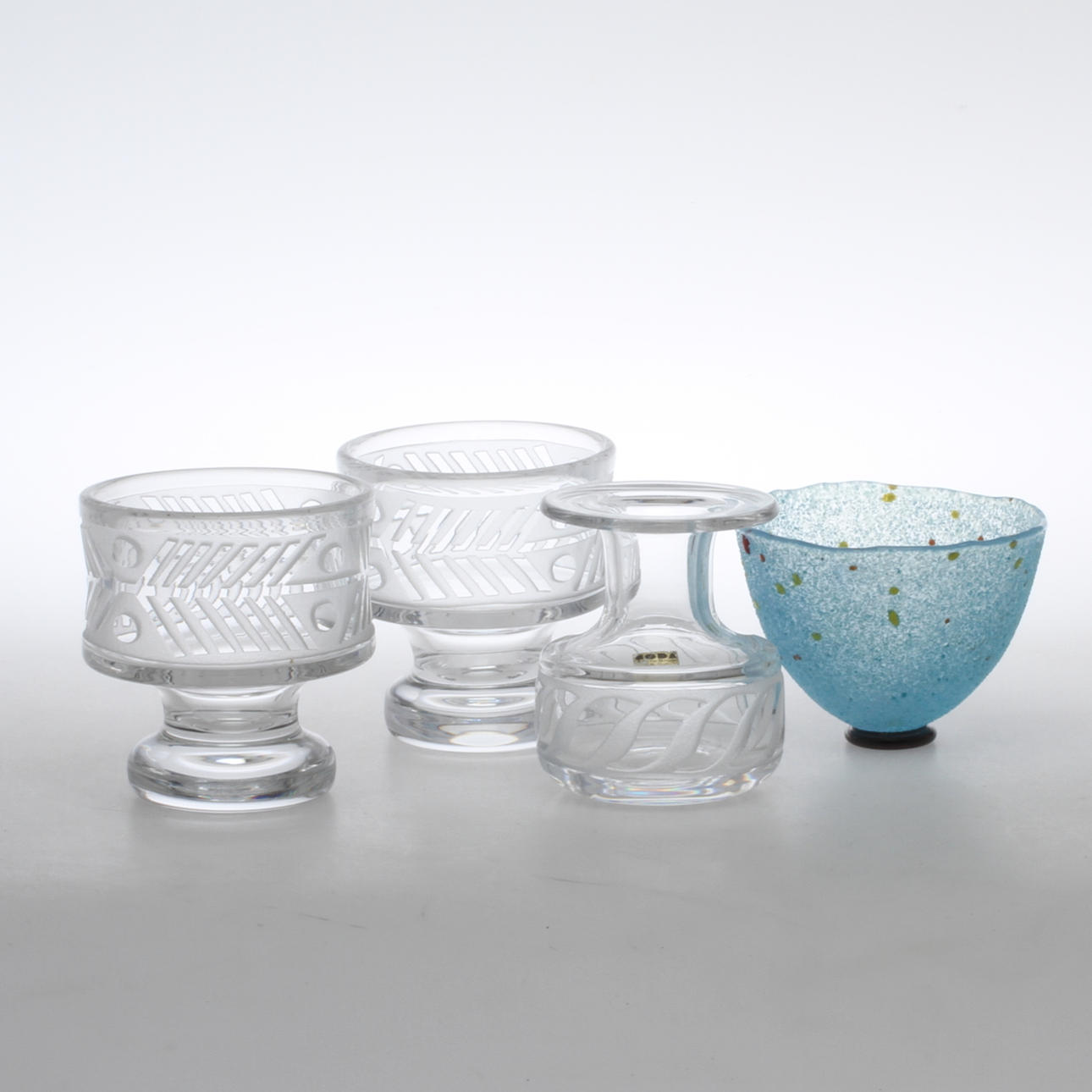 SKÅLAR, 3 st, samt VAS, glas, Bertil Vallien, Boda Åfors, Kosta-Boda, 1900-tal.