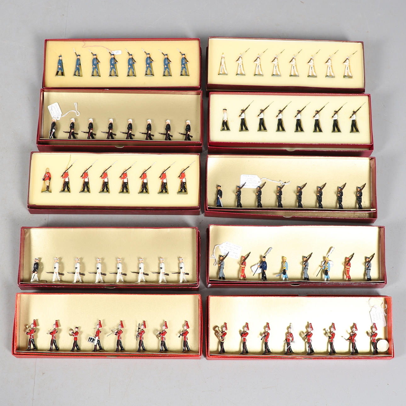 MODELOS DE SOLDADOS EN CAJA - BASTION & ALBION.