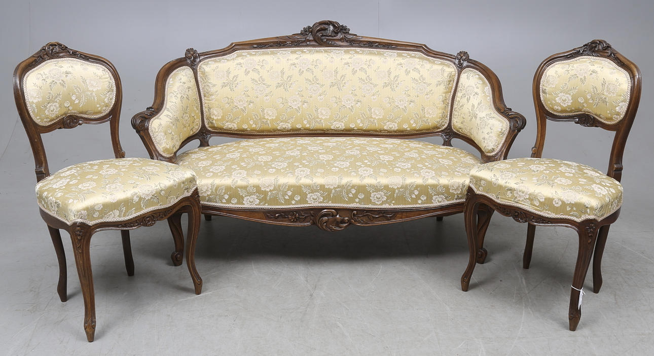 SALONGSGRUPP, 5 delar, Louis XV-stil, omkring 1900.